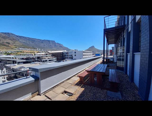 135M² BUSINESS RENTED IN WOODSTOCK